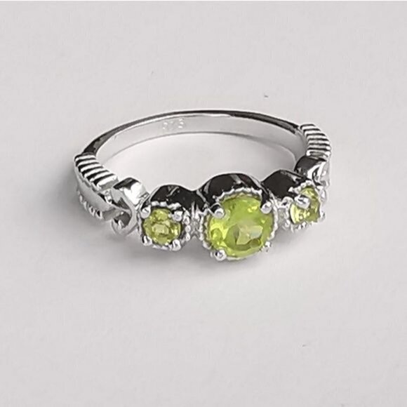 Bamgem Jewelry - Apple Green Peridot 3 gemstone ring  sterling silver size 7 🆕